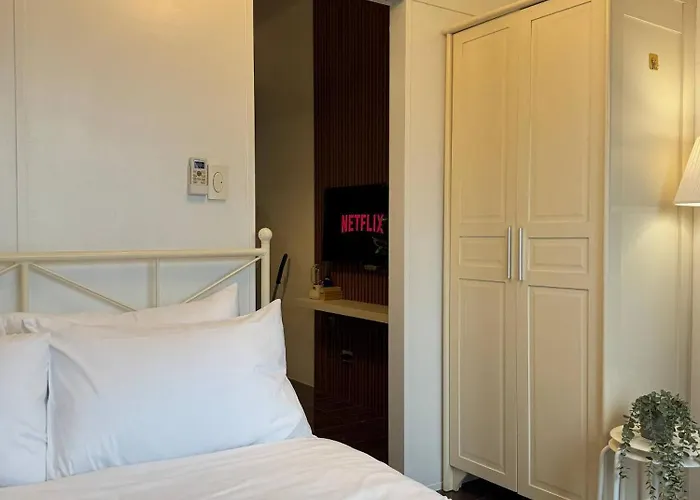 بيت للعطل Makati View With Fast Wifi And Netflix مانيلا